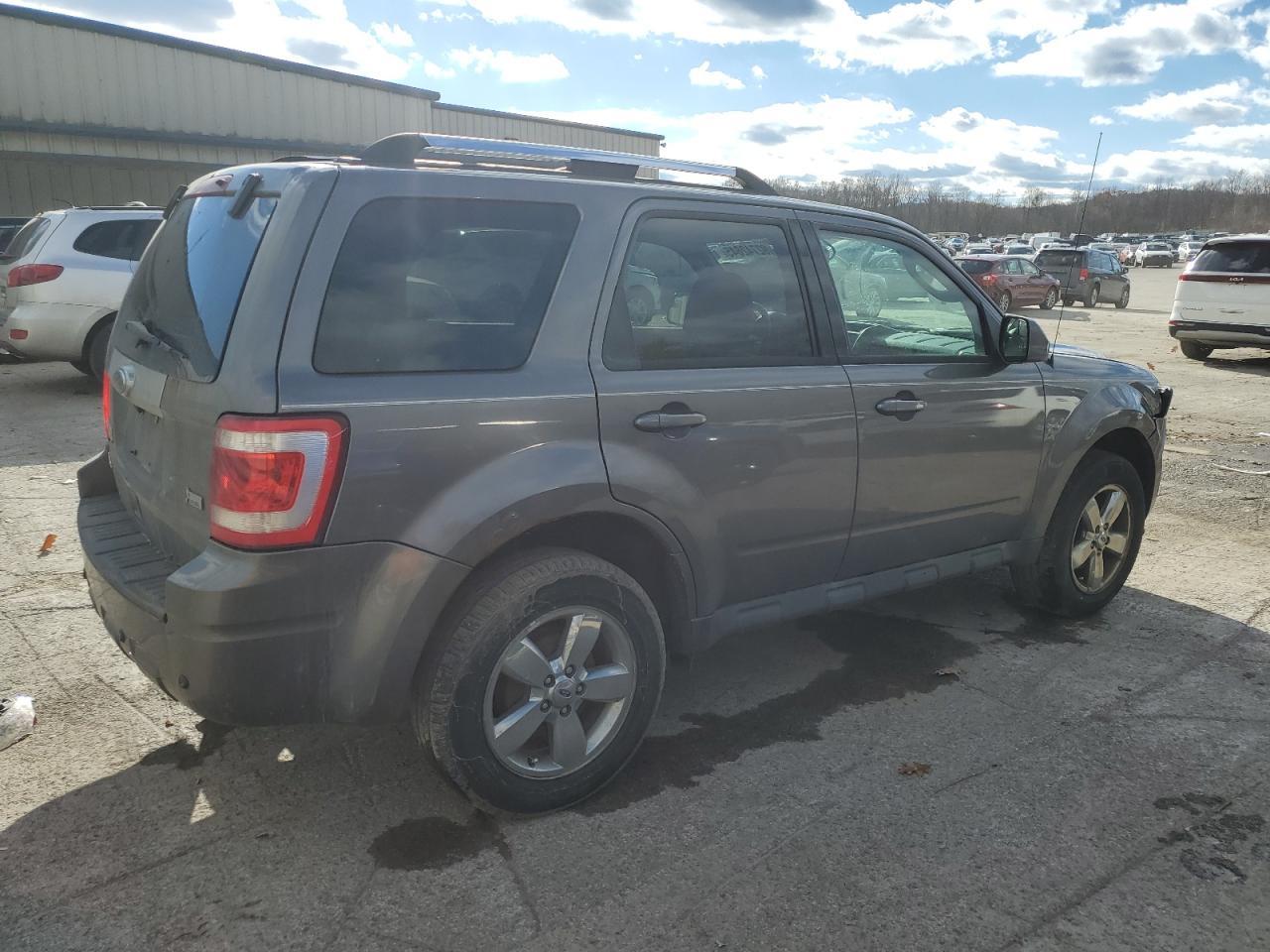 2011 FORD ESCAPE