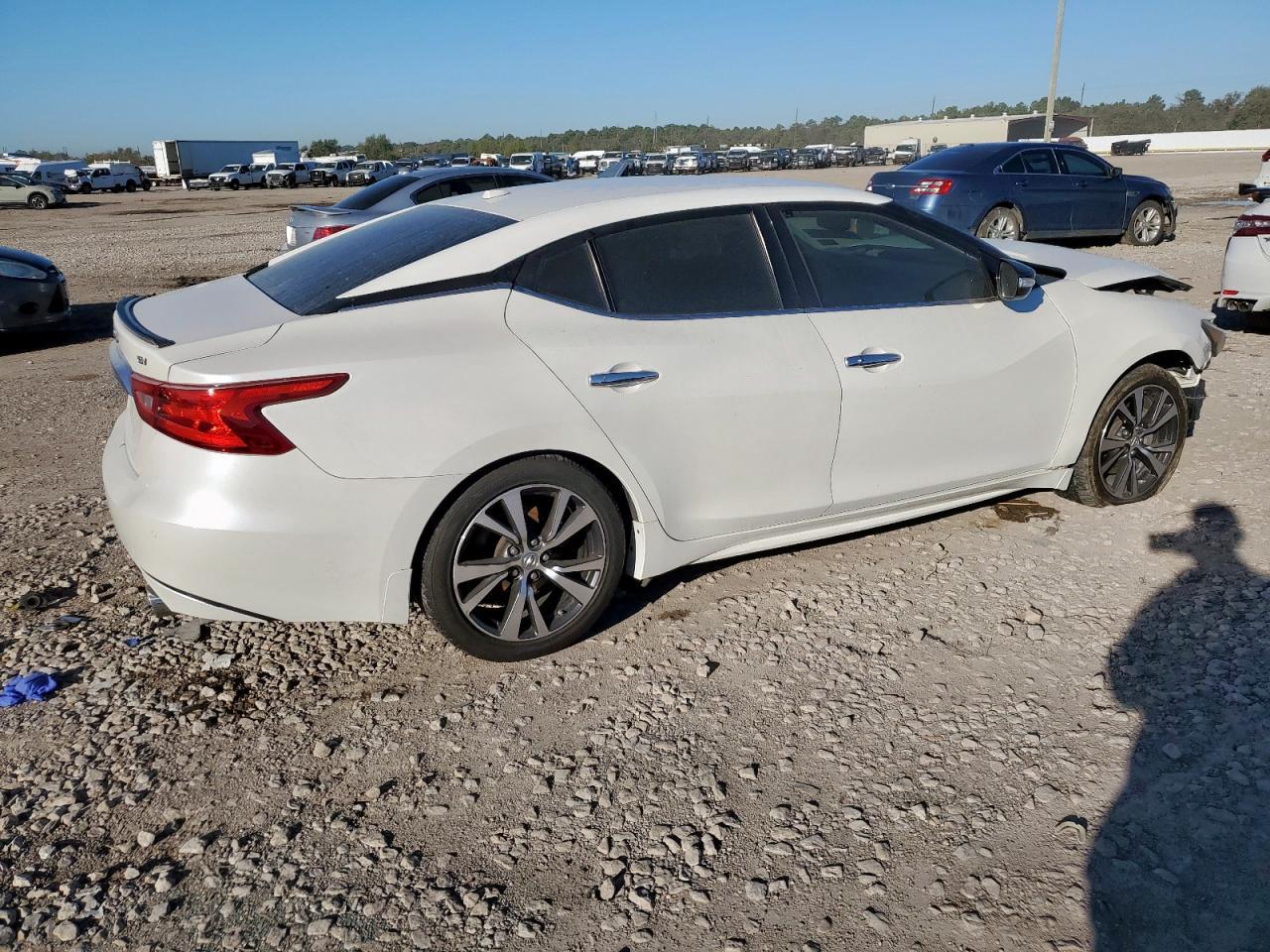 2016 NISSAN Maxima