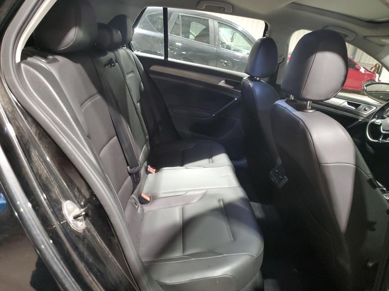 2015 VOLKSWAGEN GOLF