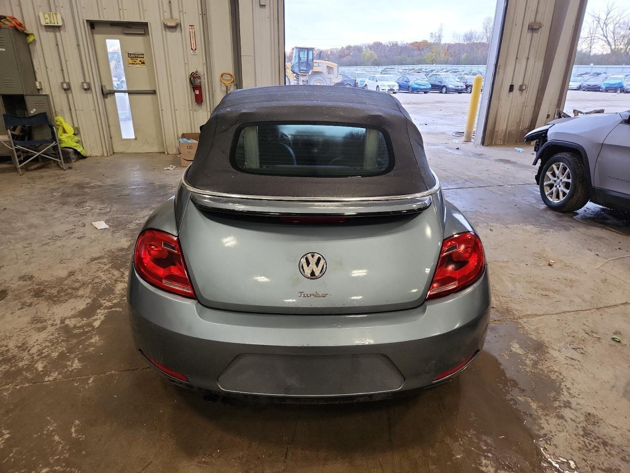 2016 VOLKSWAGEN Beetle