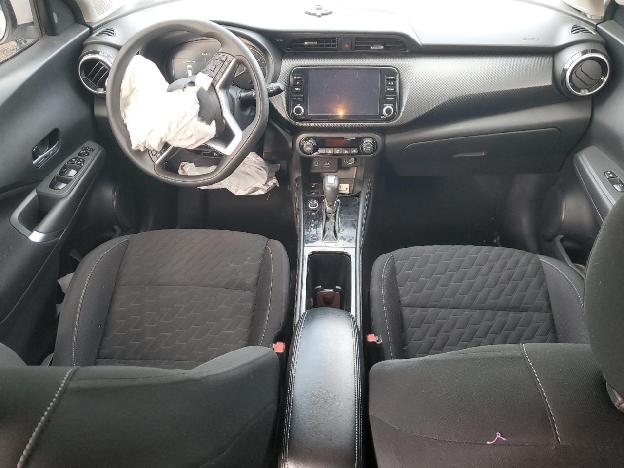 2021 NISSAN KICKS