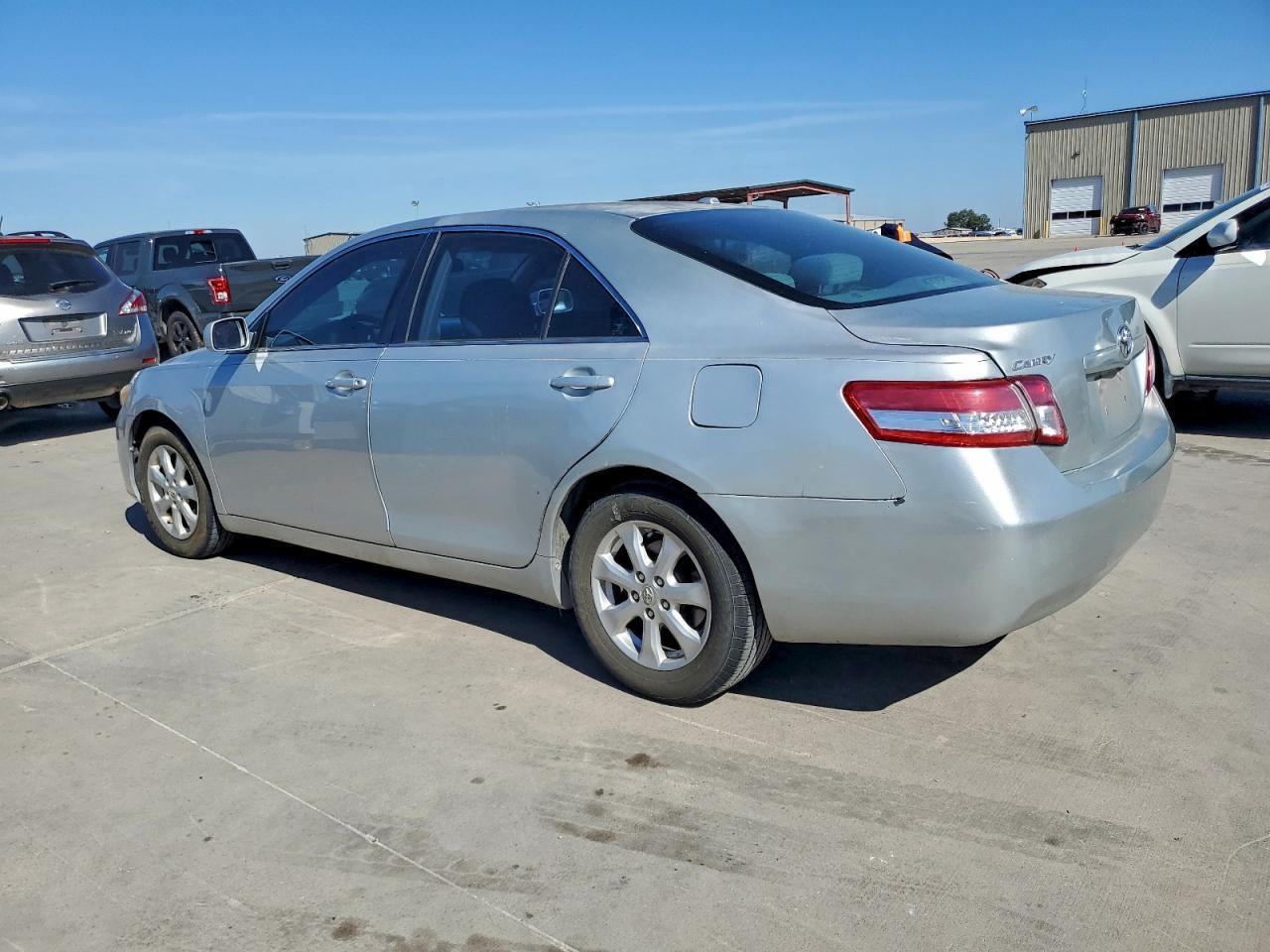 2011 TOYOTA CAMRY