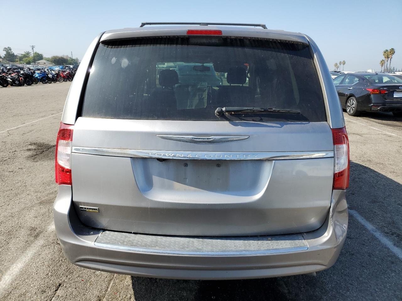 2014 CHRYSLER Town & Country