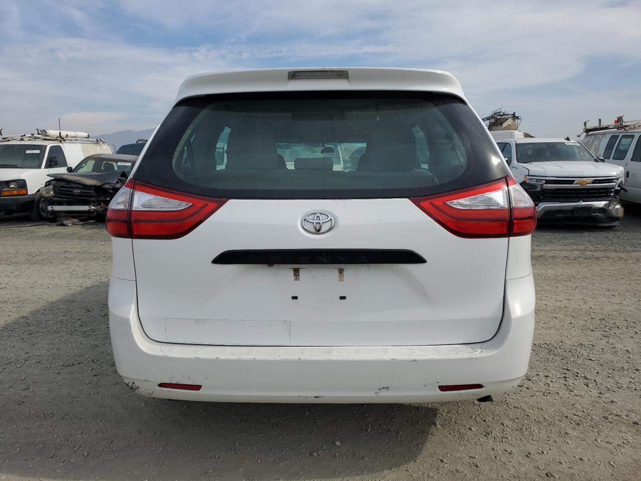 2017 TOYOTA SIENNA