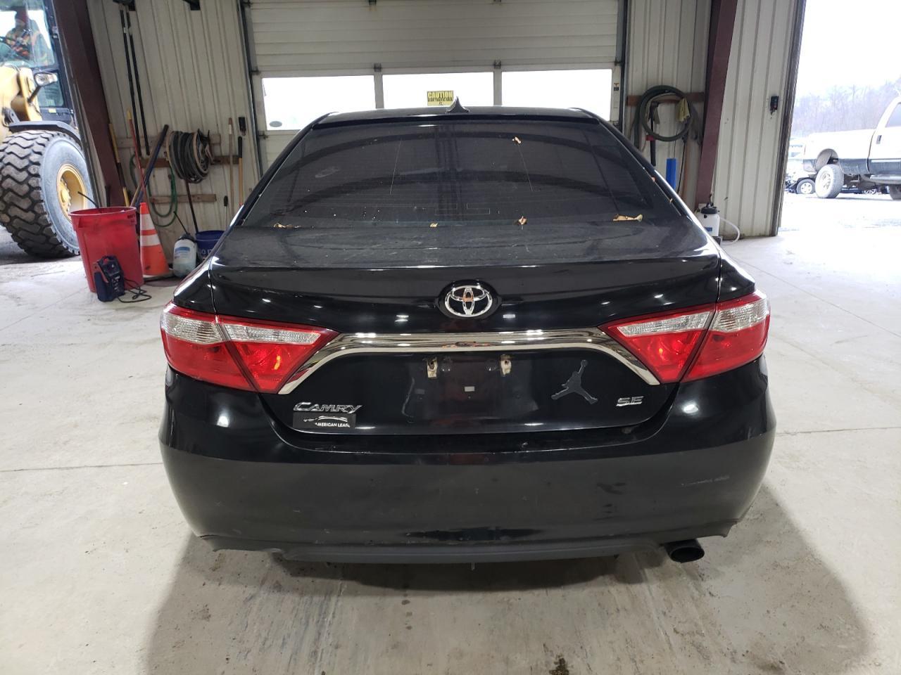 2016 TOYOTA CAMRY