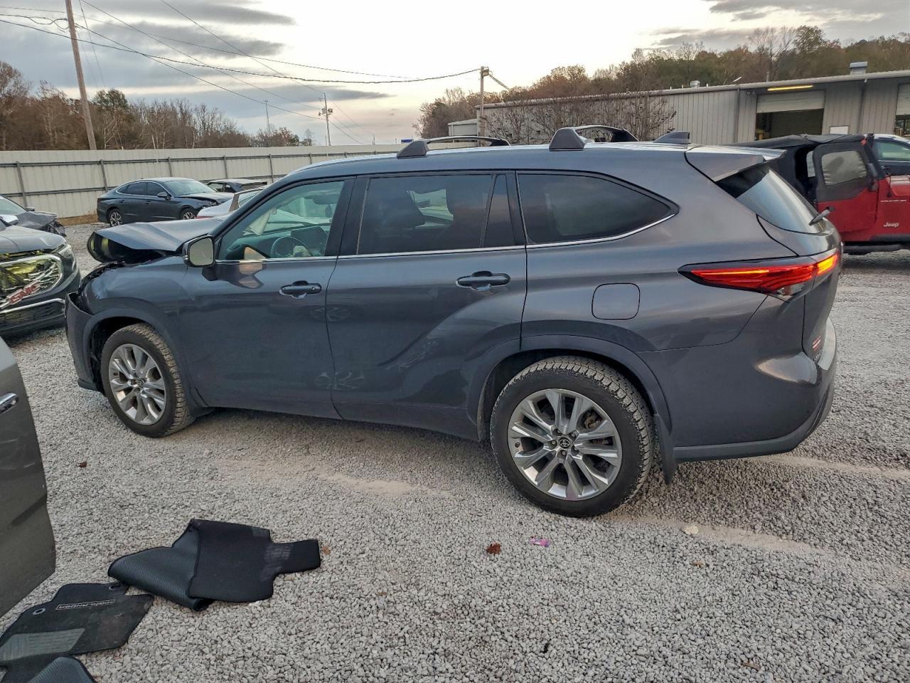 2020 TOYOTA HIGHLANDER