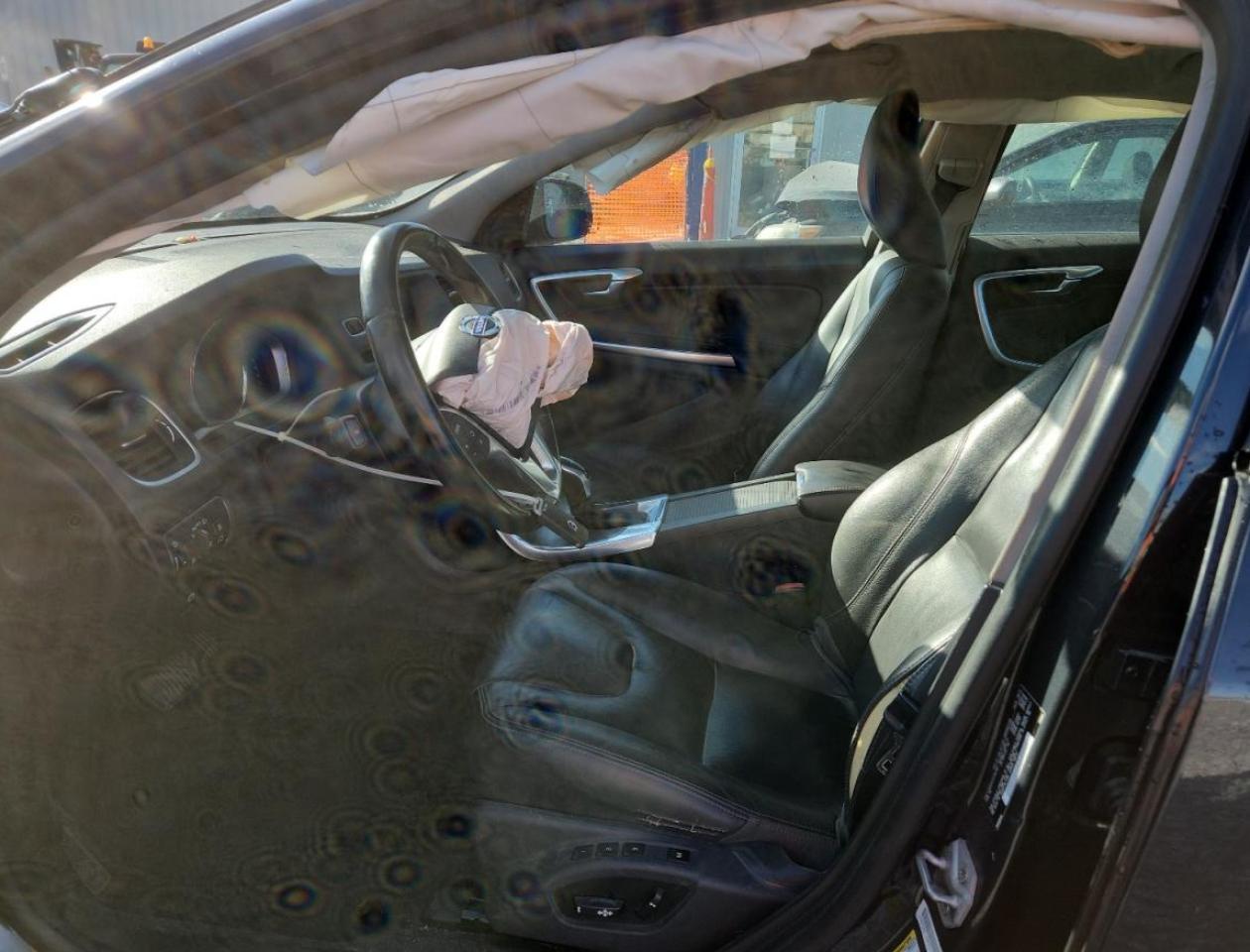 2015 VOLVO S60