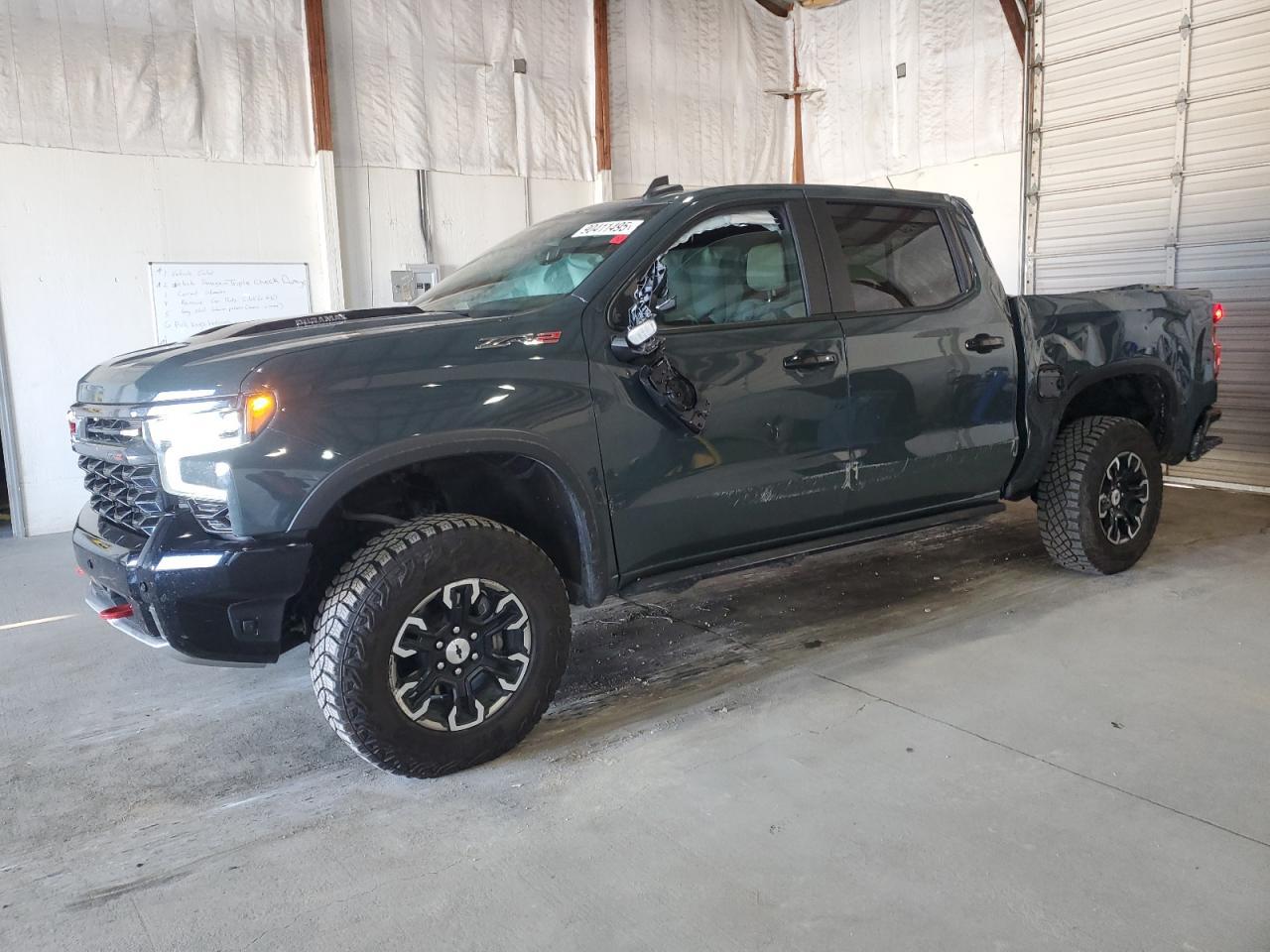 2025 CHEVROLET Silverado