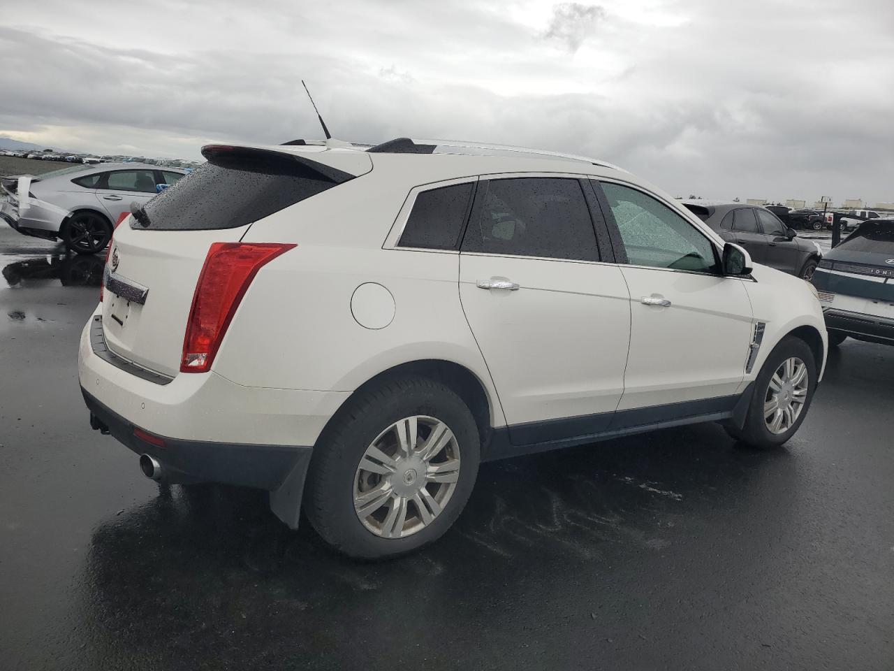 2010 CADILLAC SRX