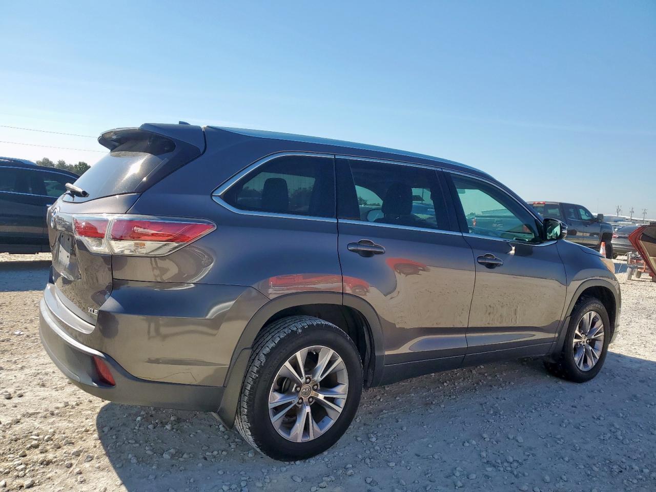 2015 TOYOTA HIGHLANDER