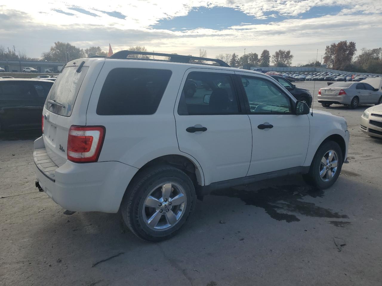 2009 FORD ESCAPE