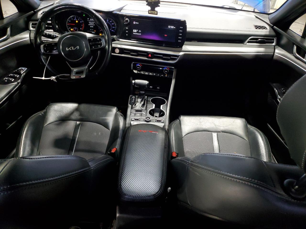 2022 KIA K5