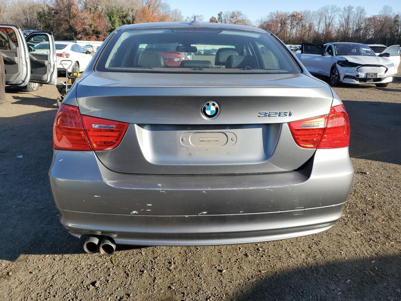 2011 BMW 3 SERIES