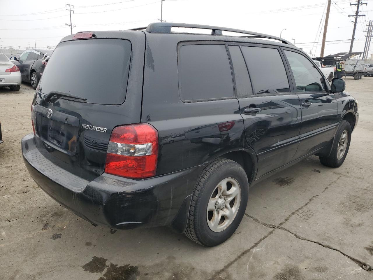 2004 TOYOTA HIGHLANDER