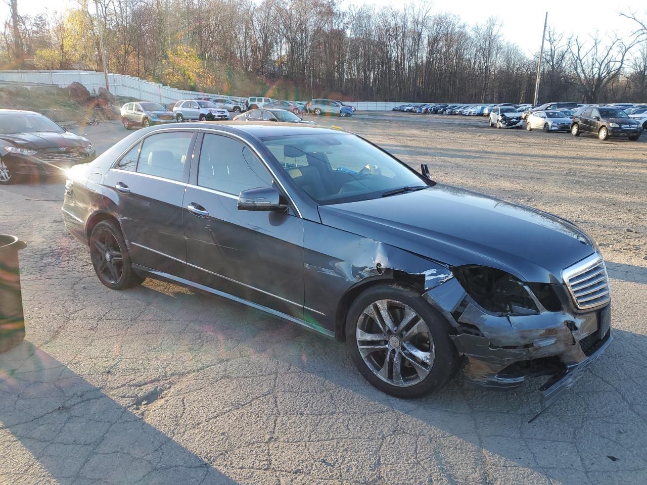 2013 MERCEDES-BENZ E-Class