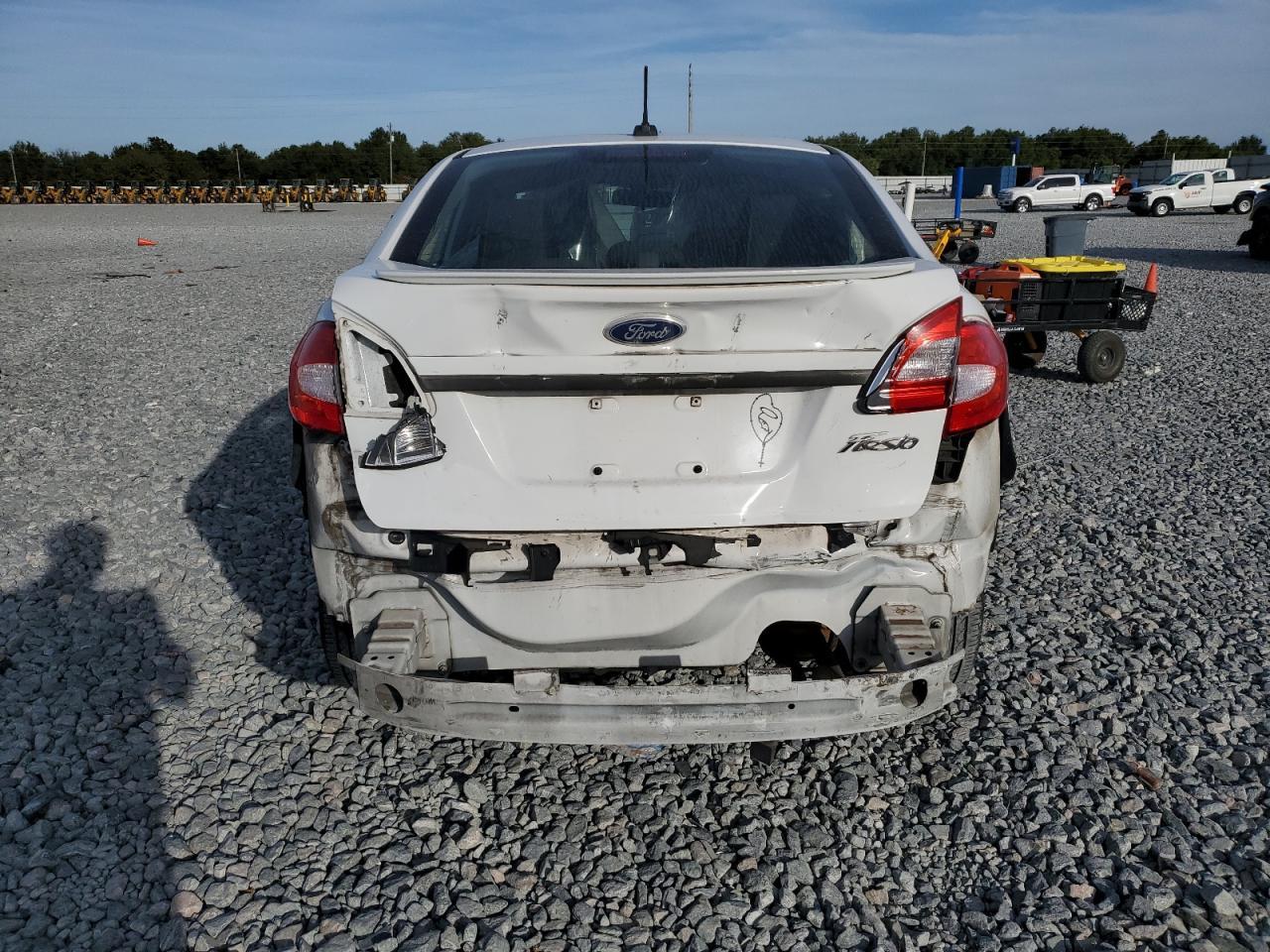 2011 FORD Fiesta