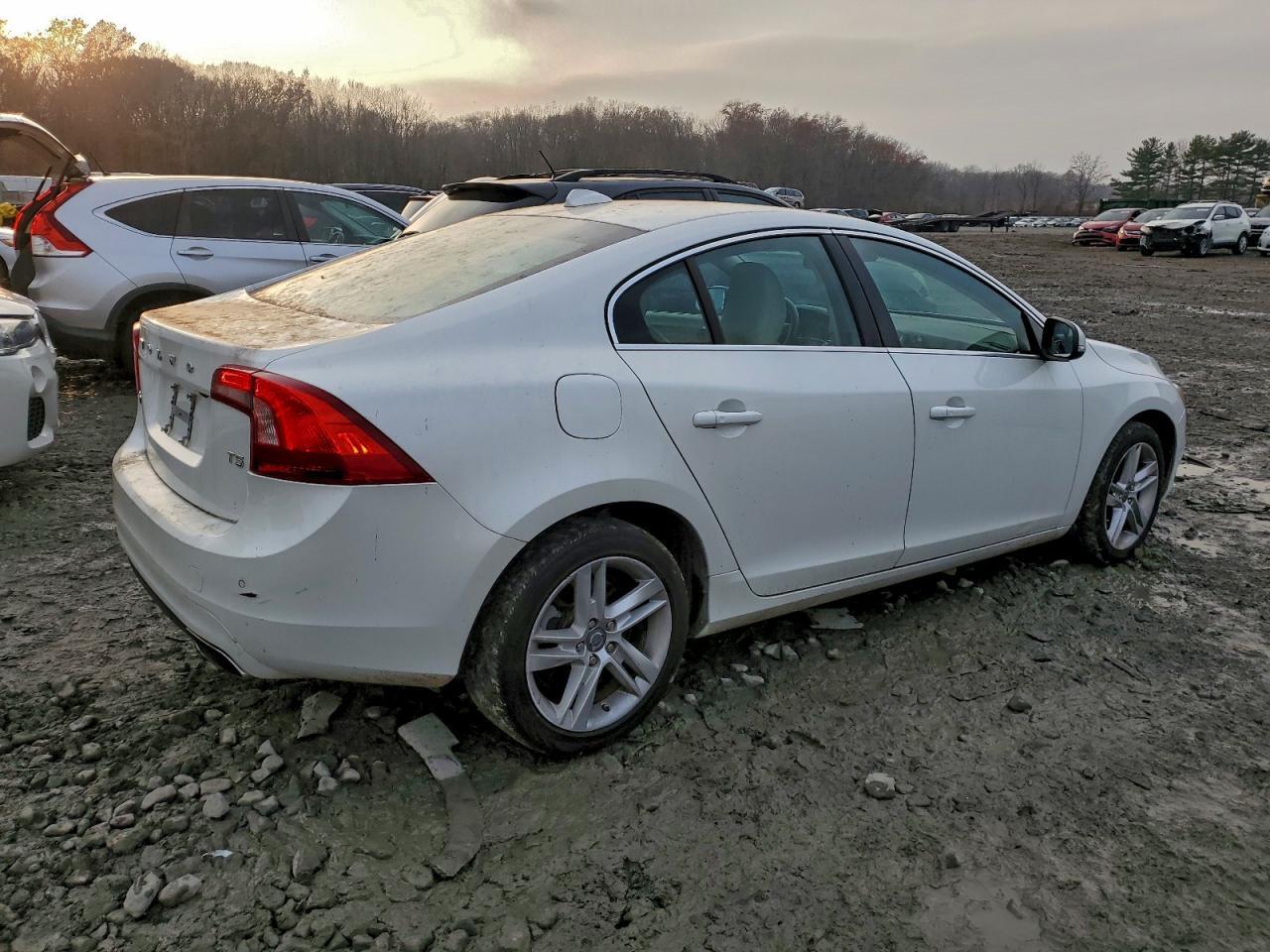 2014 VOLVO S60