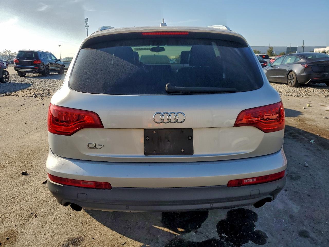 2012 AUDI Q7