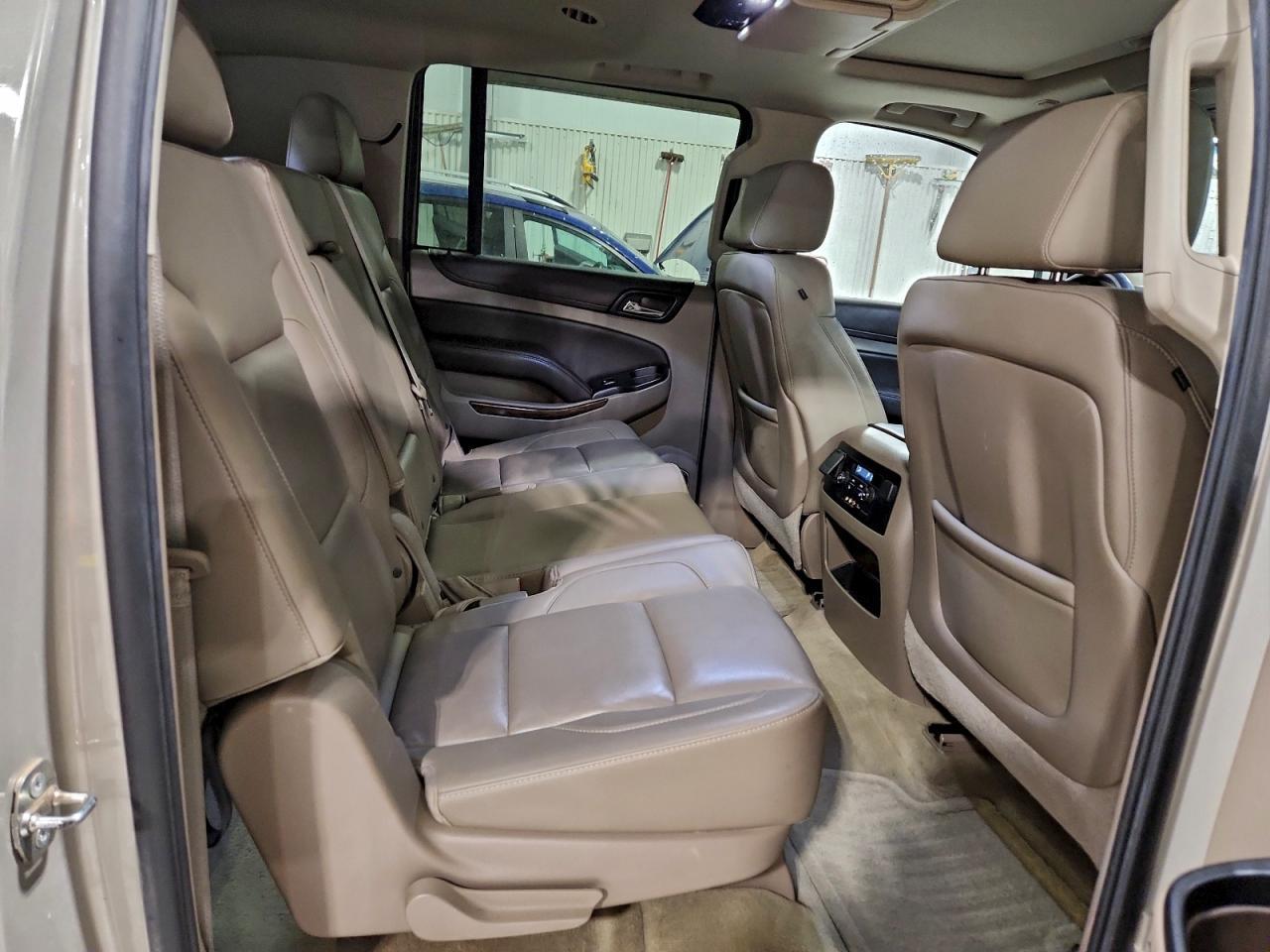 2015 CHEVROLET Suburban