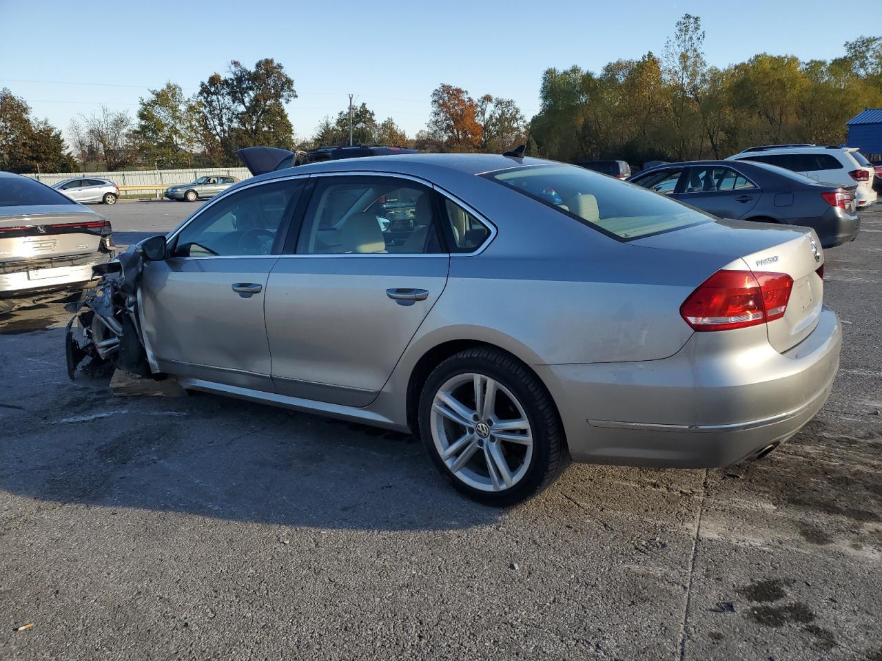 2012 VOLKSWAGEN Passat