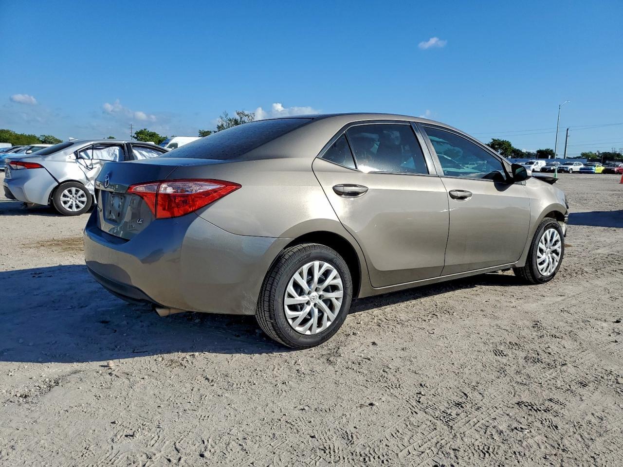2018 TOYOTA COROLLA