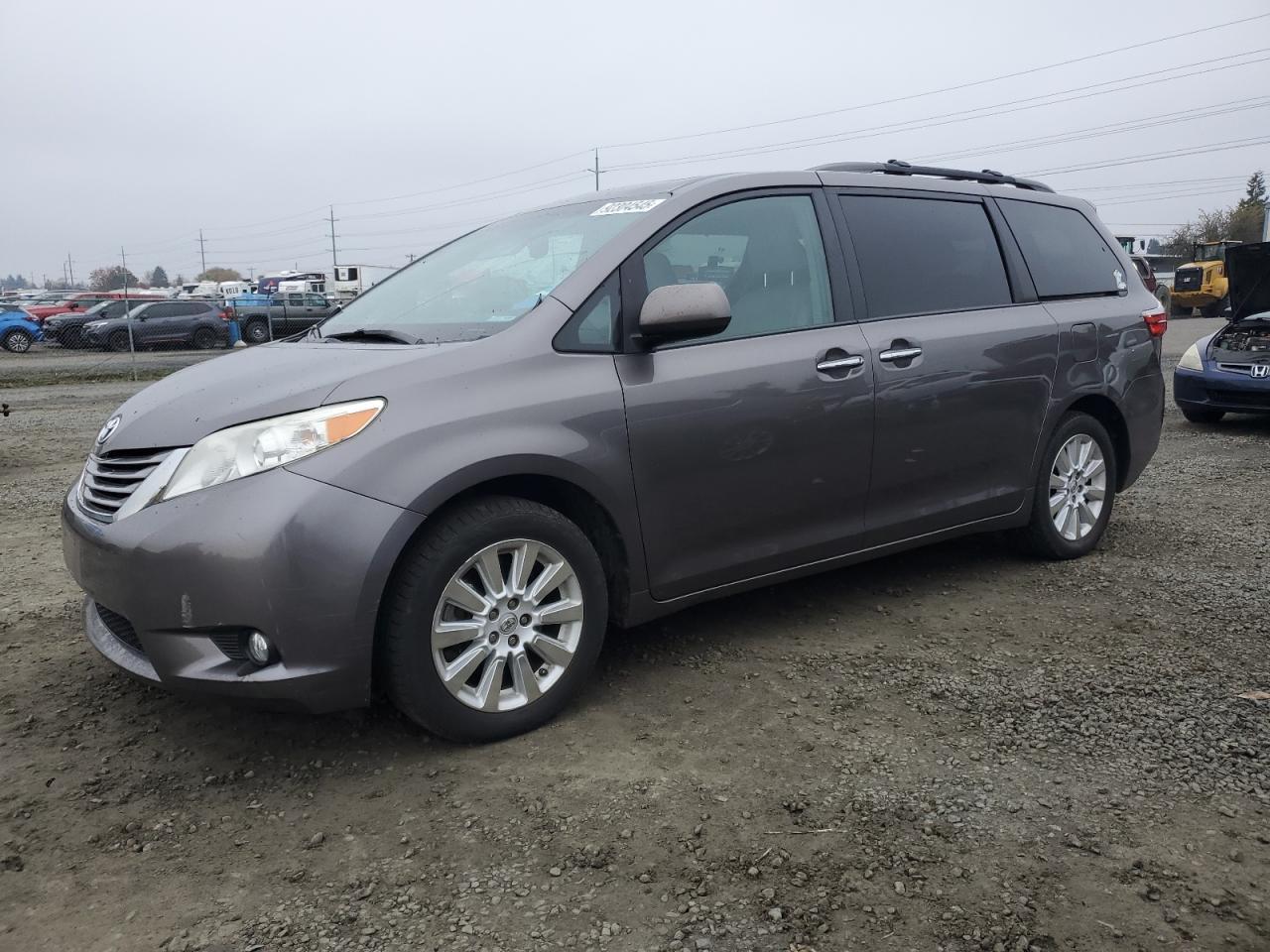 2015 TOYOTA SIENNA