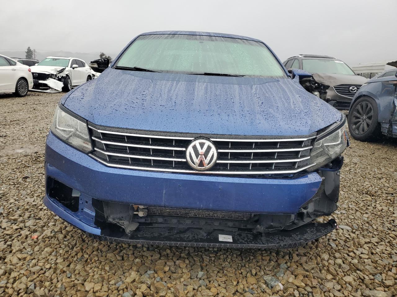 2016 VOLKSWAGEN Passat