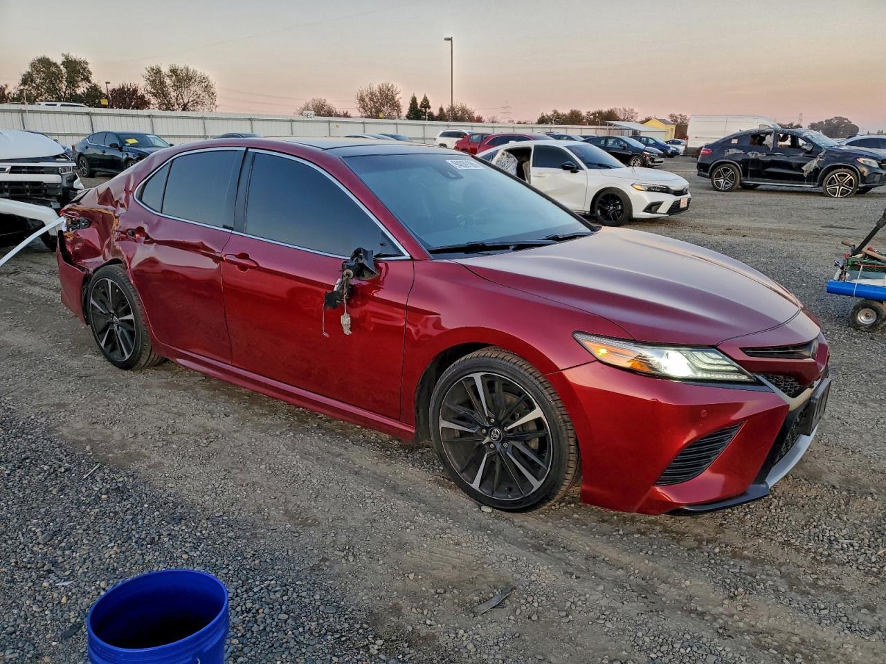 2018 TOYOTA CAMRY