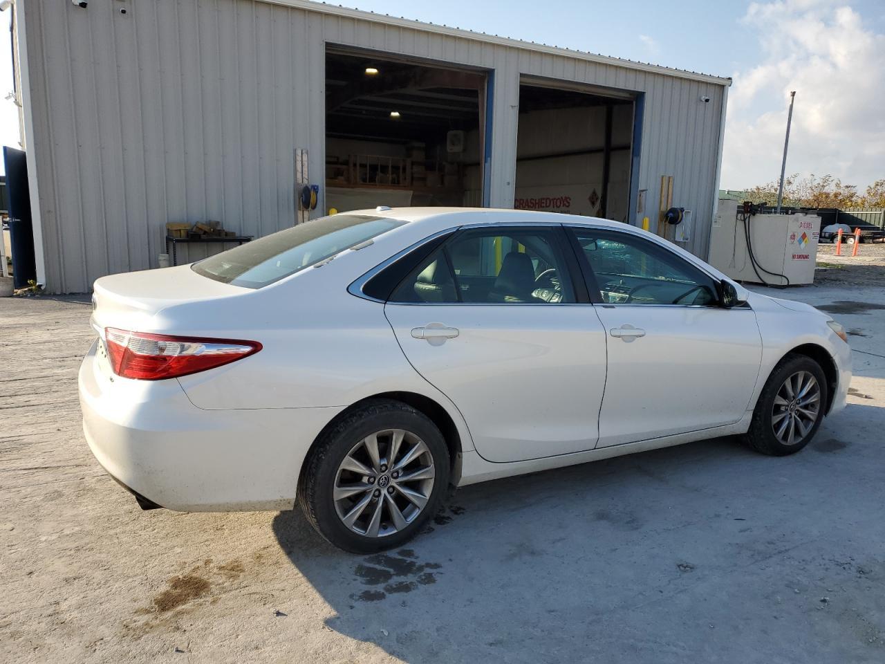 2015 TOYOTA CAMRY