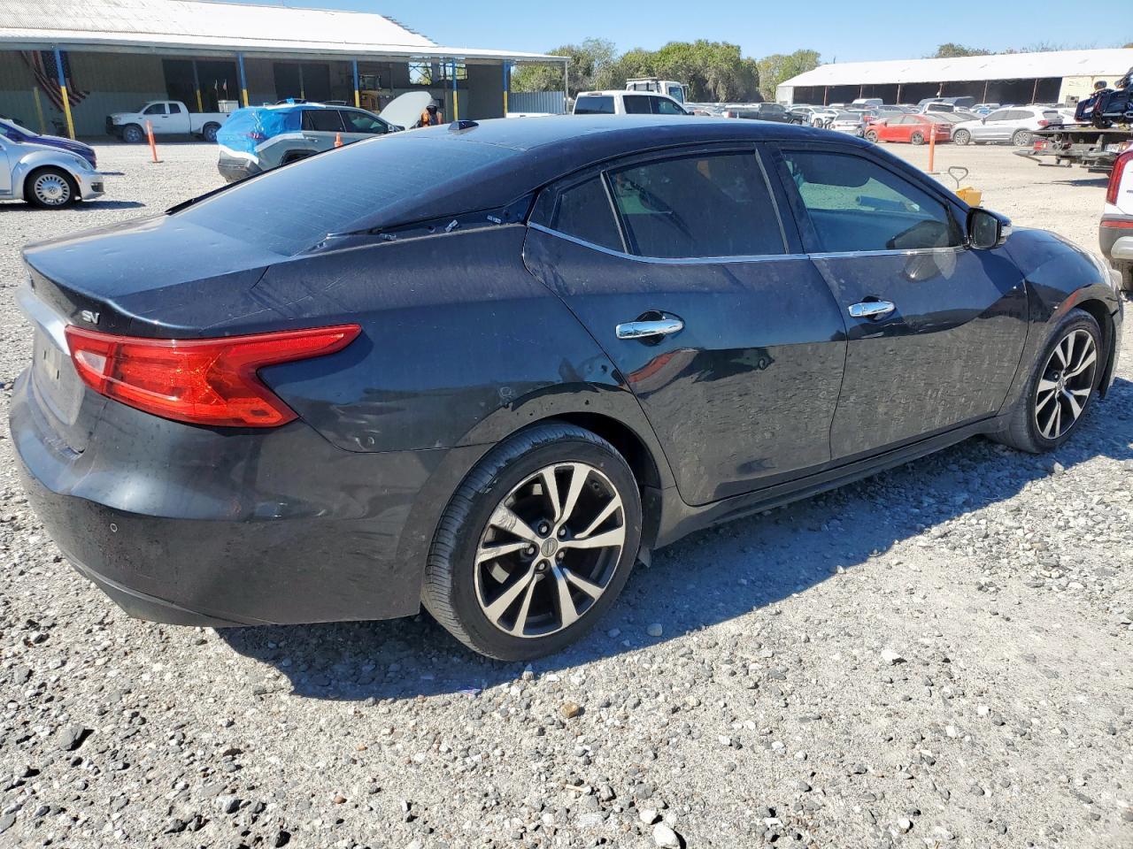 2017 NISSAN Maxima