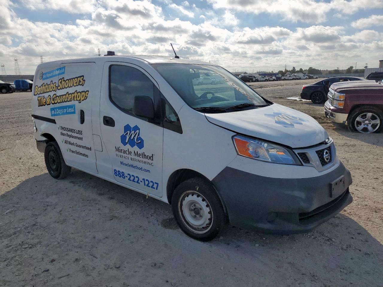 2017 NISSAN NV 200