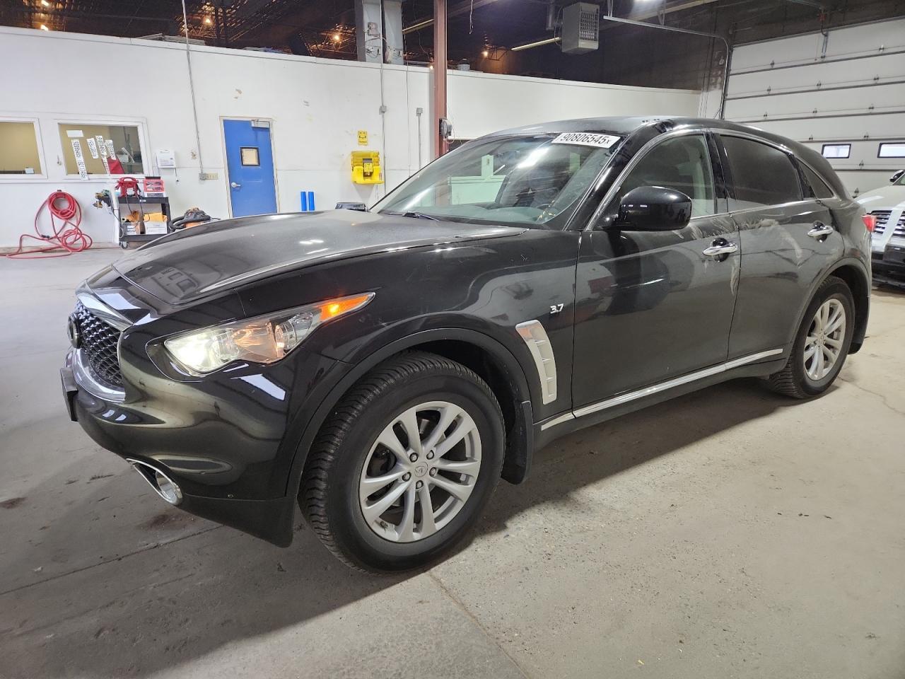 2017 INFINITI QX70