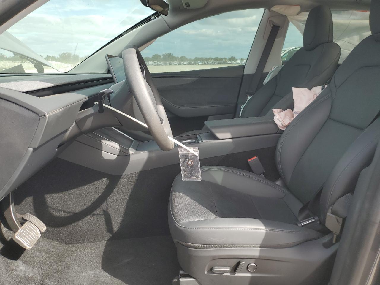 2026 TESLA MODEL Y
