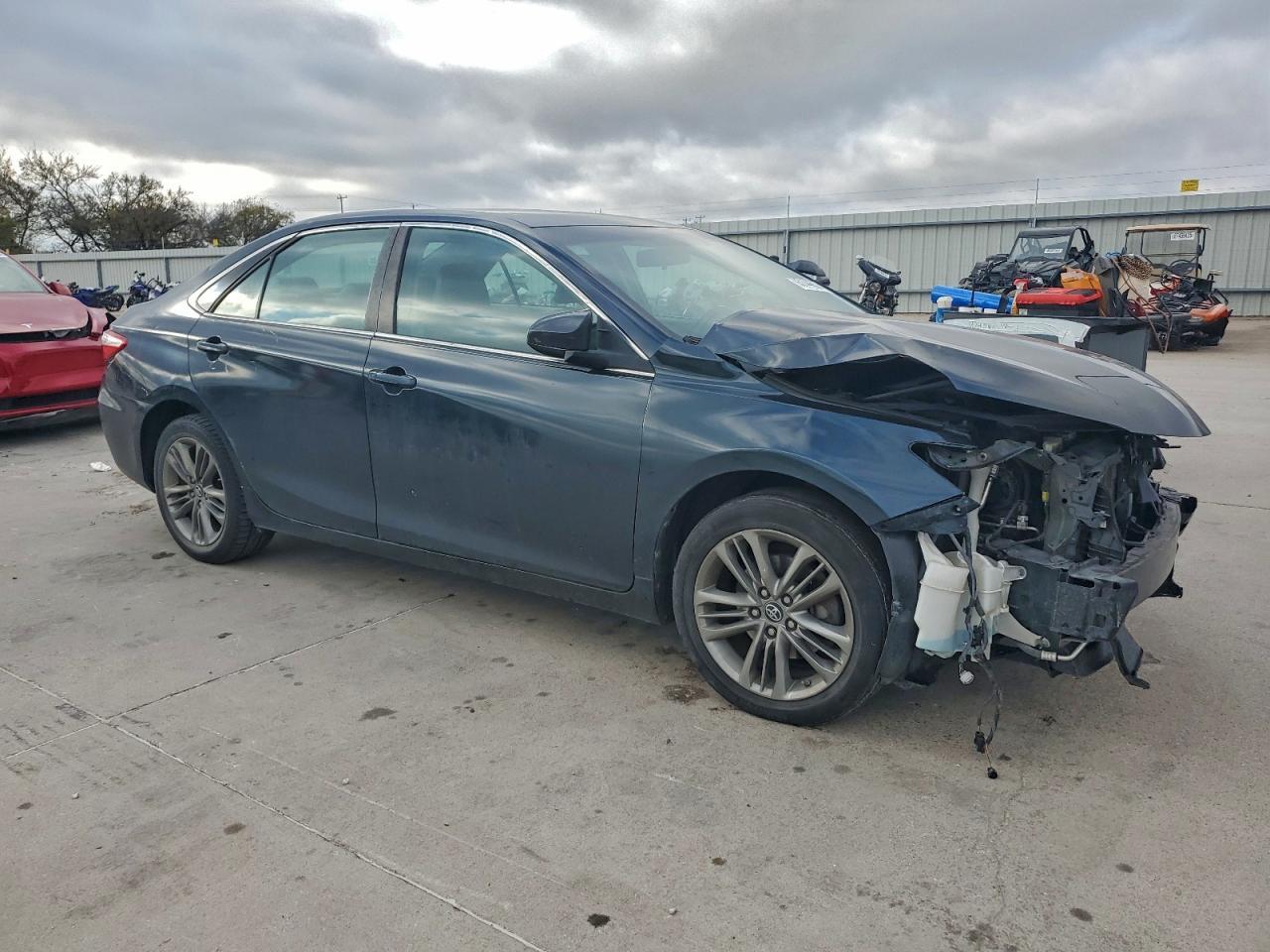 2016 TOYOTA CAMRY