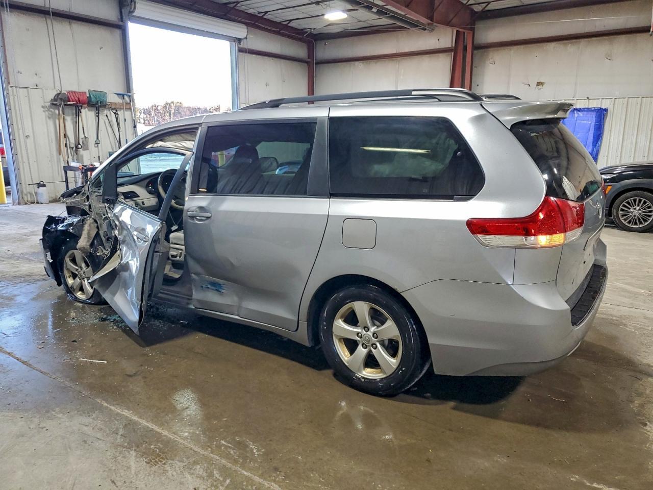 2014 TOYOTA SIENNA