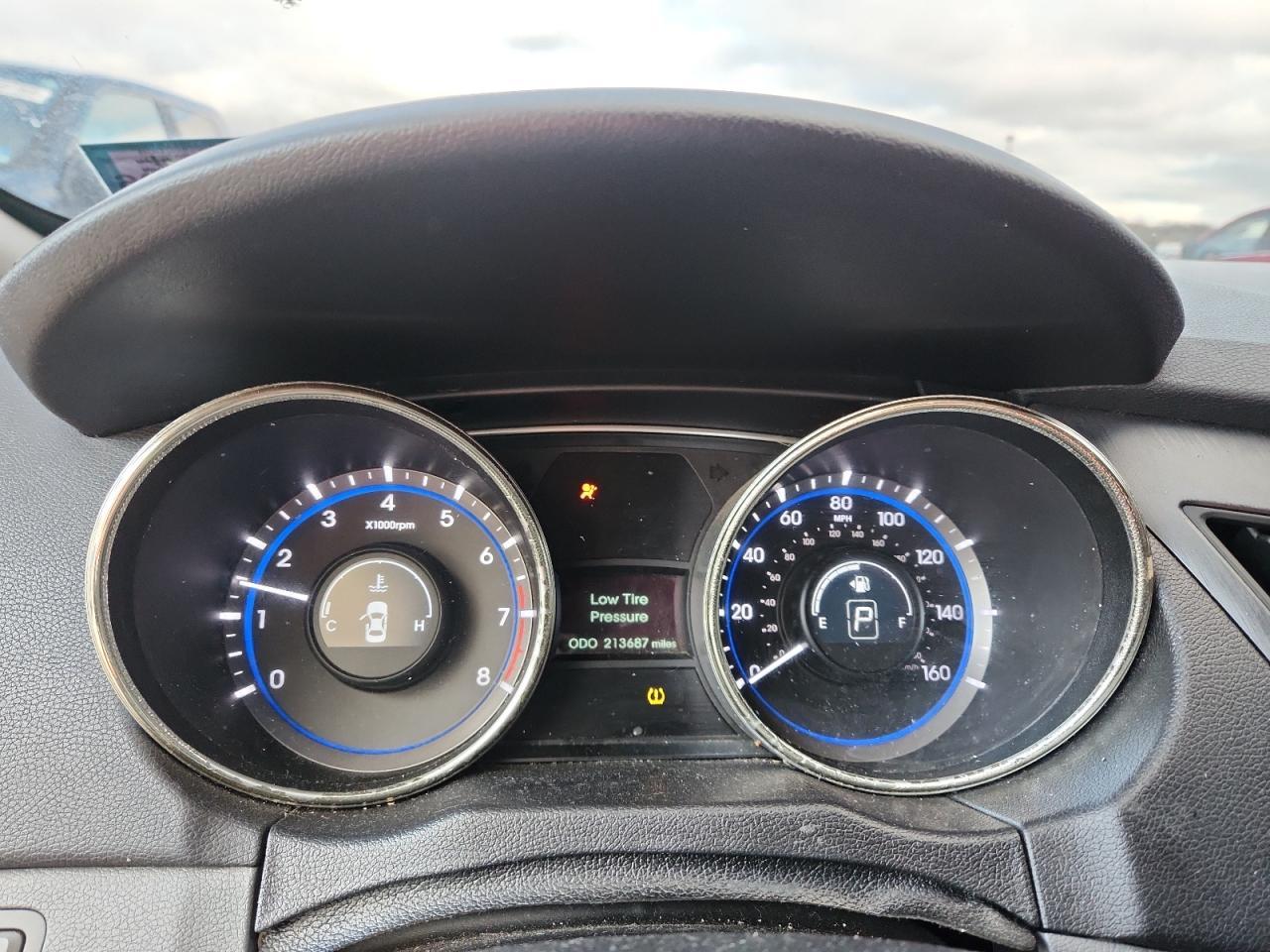 2011 HYUNDAI SONATA