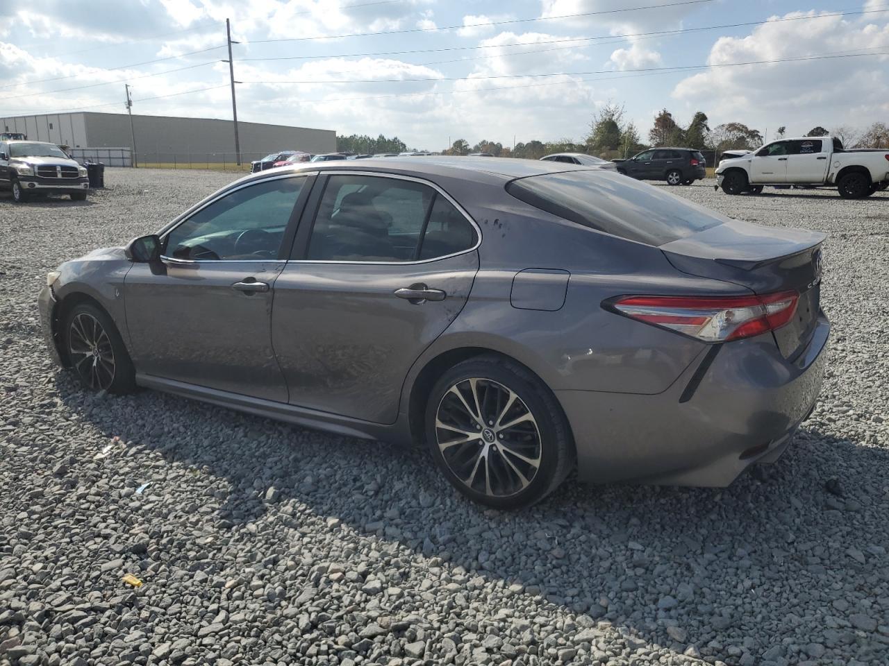 2018 TOYOTA CAMRY