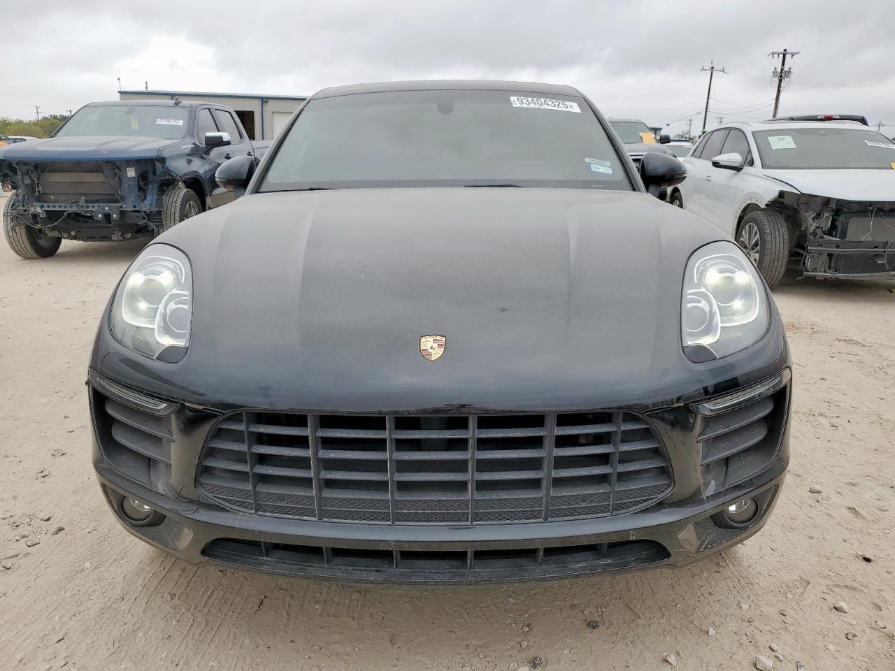 2016 PORSCHE Macan