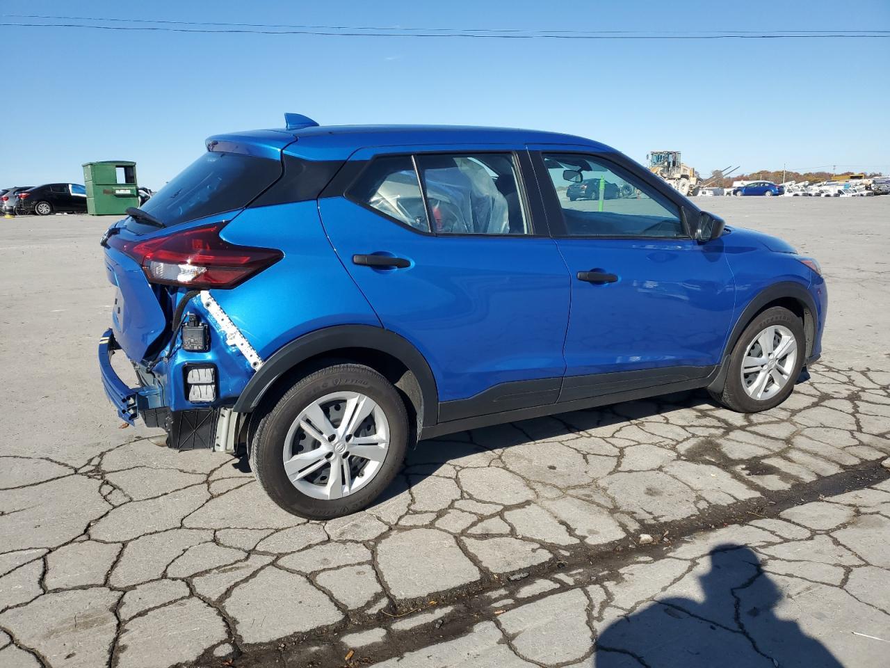 2024 NISSAN KICKS