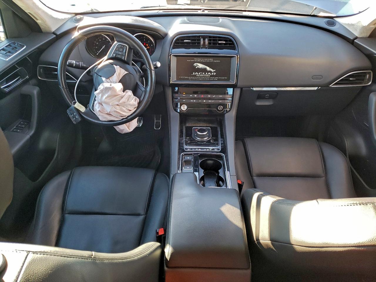 2019 JAGUAR F-Pace