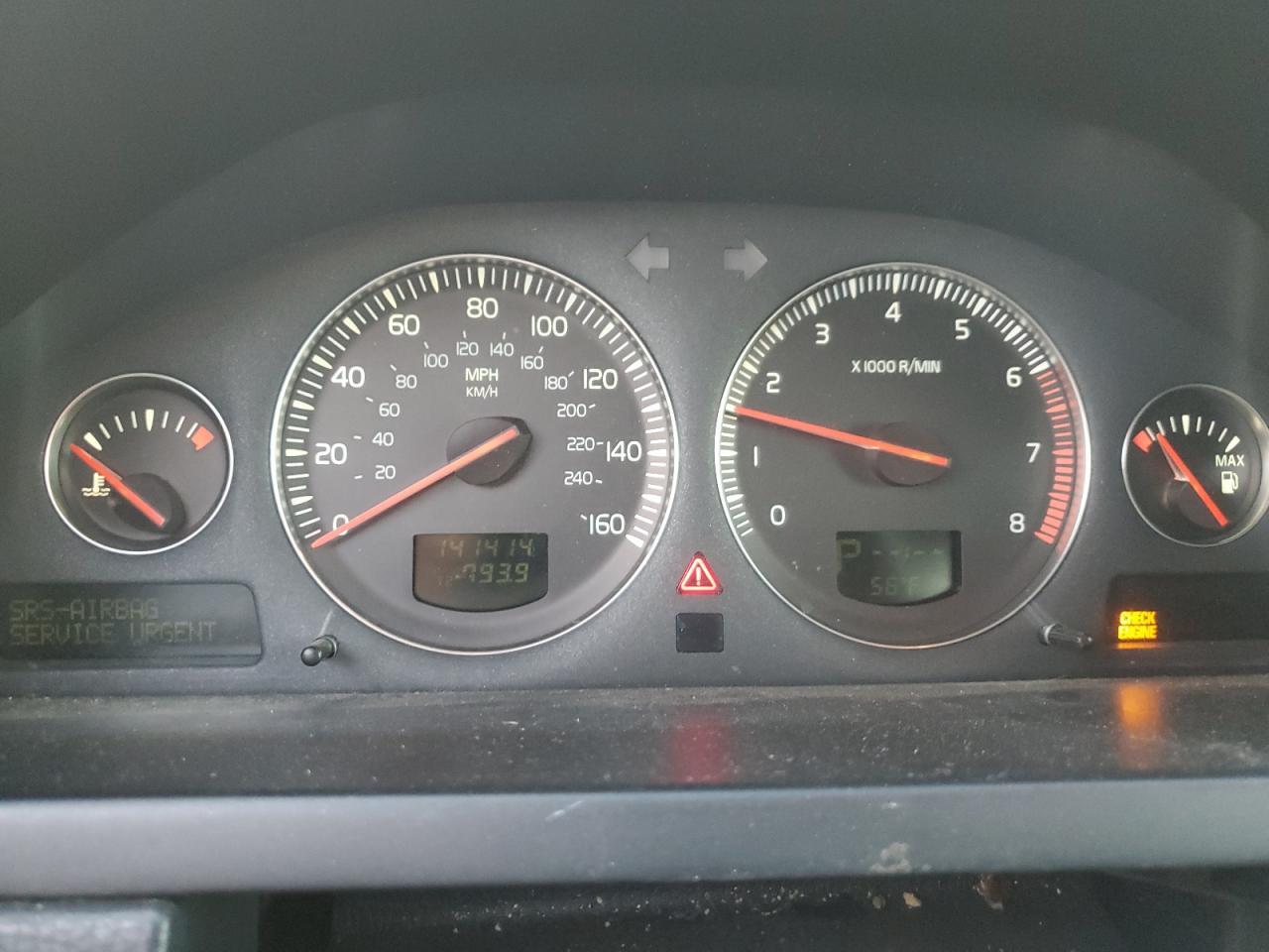 2004 VOLVO XC90