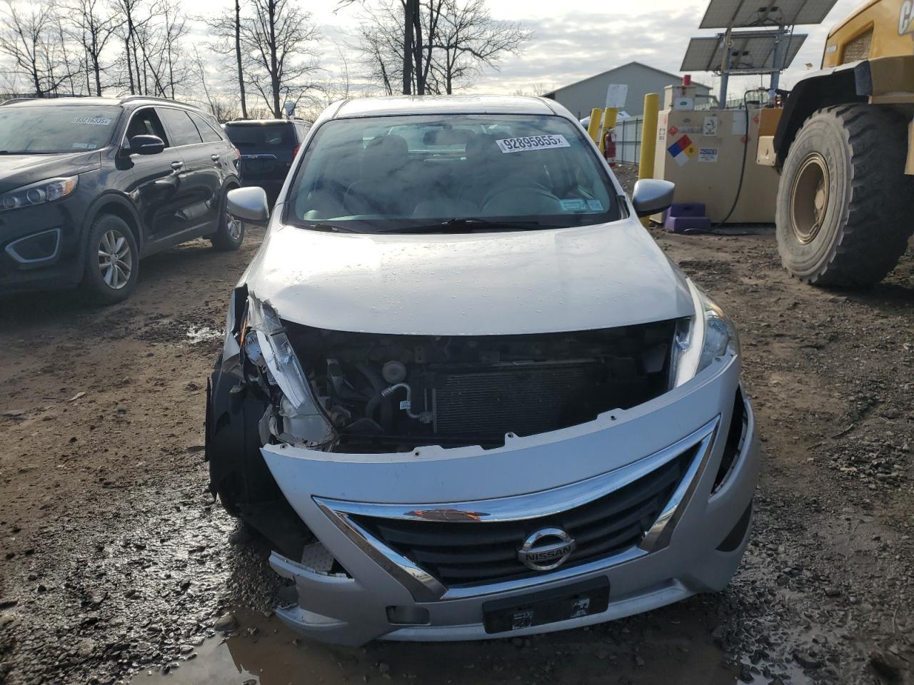 2017 NISSAN VERSA