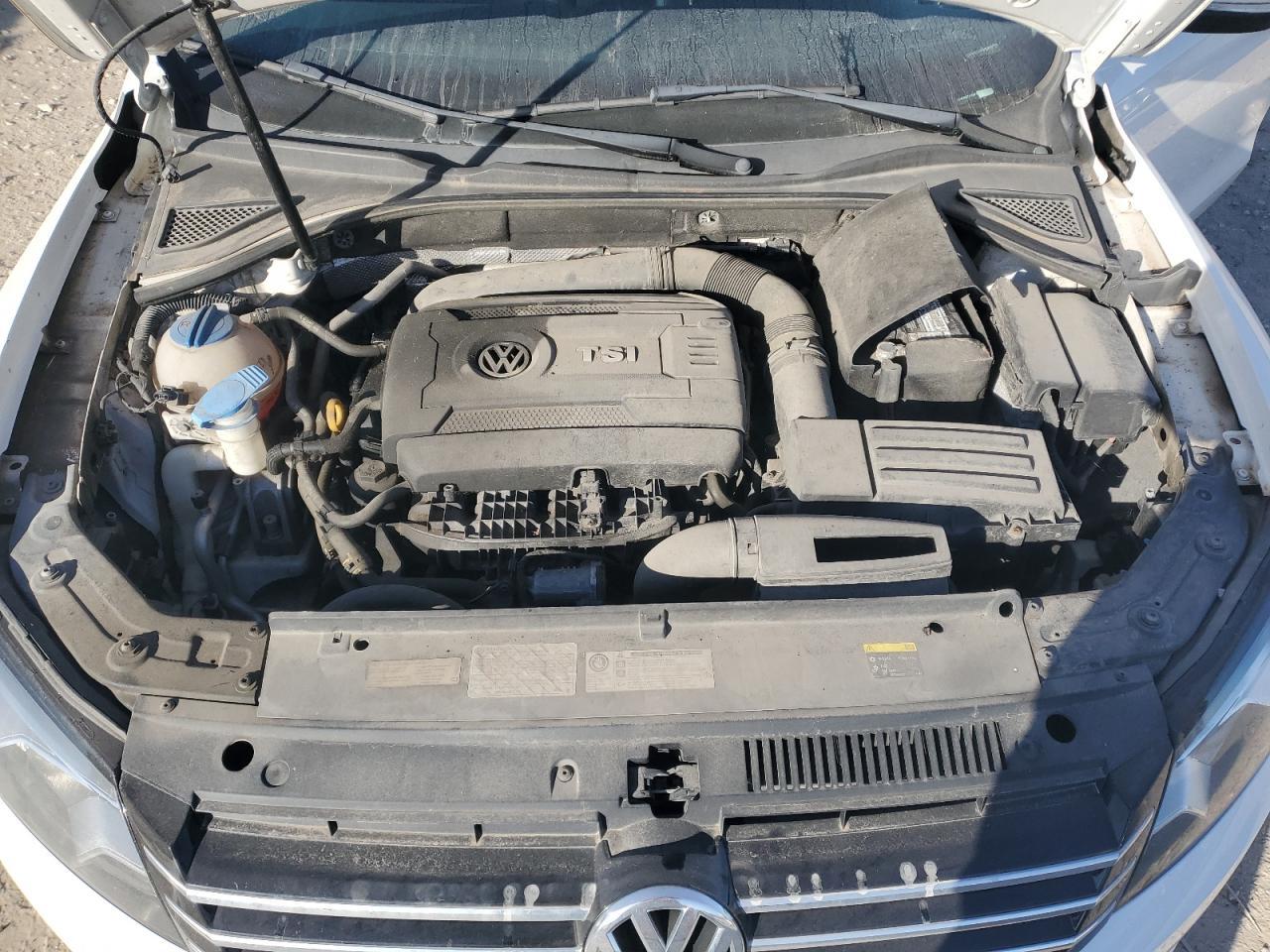 2015 VOLKSWAGEN Passat