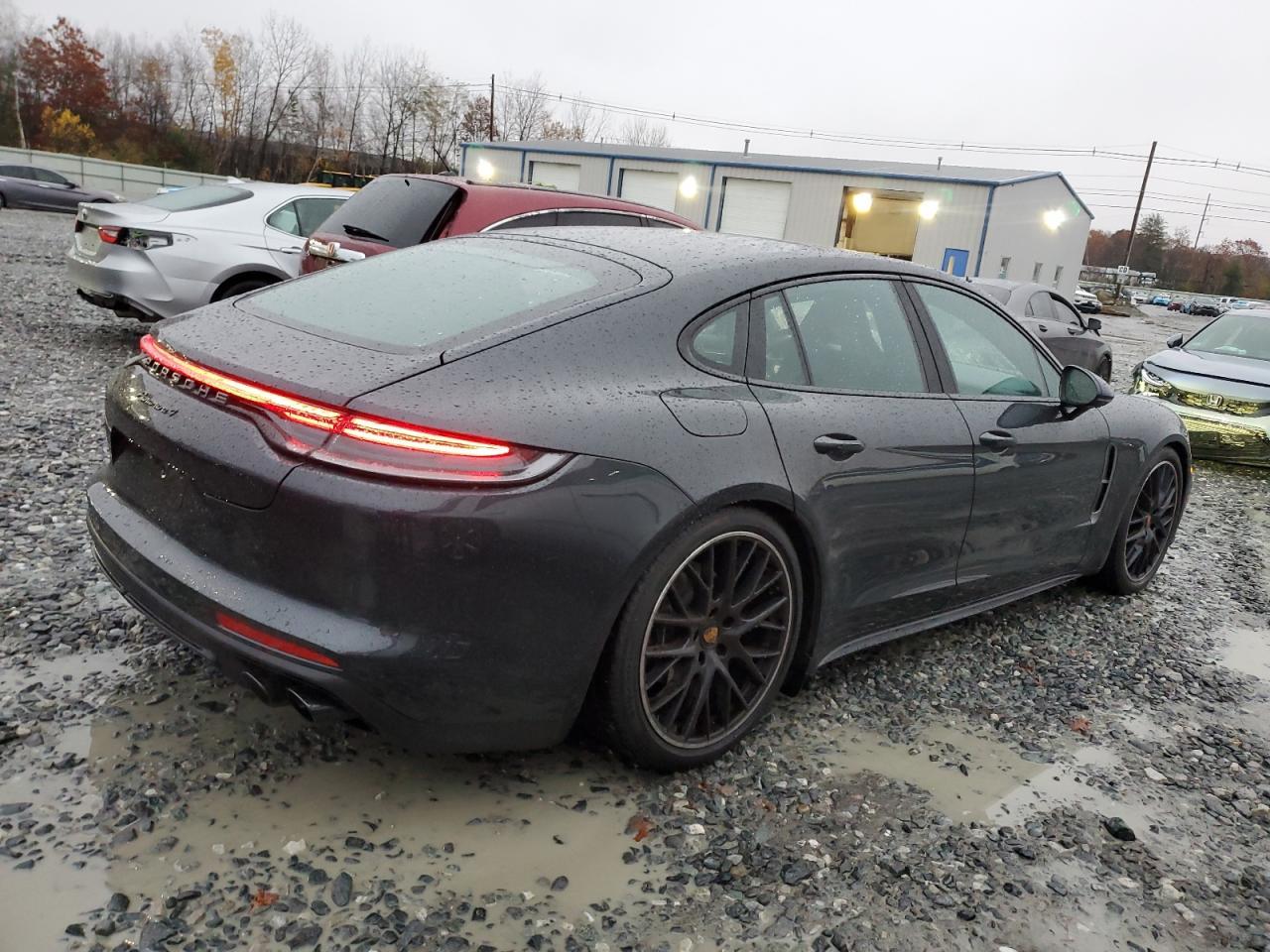 2023 PORSCHE Panamera