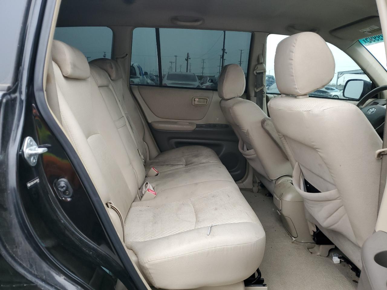 2004 TOYOTA HIGHLANDER
