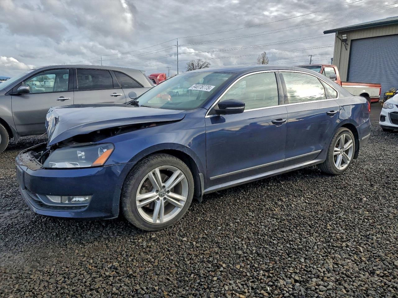 2014 VOLKSWAGEN Passat