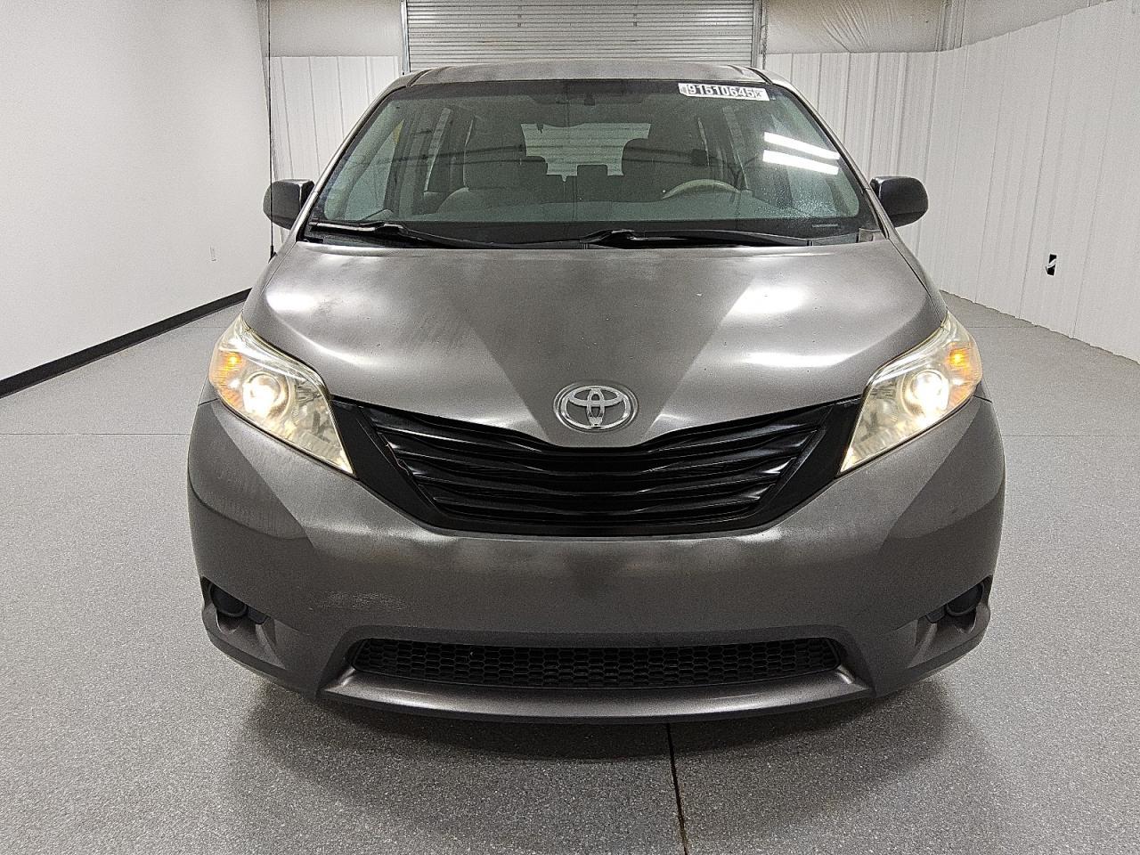 2014 TOYOTA SIENNA