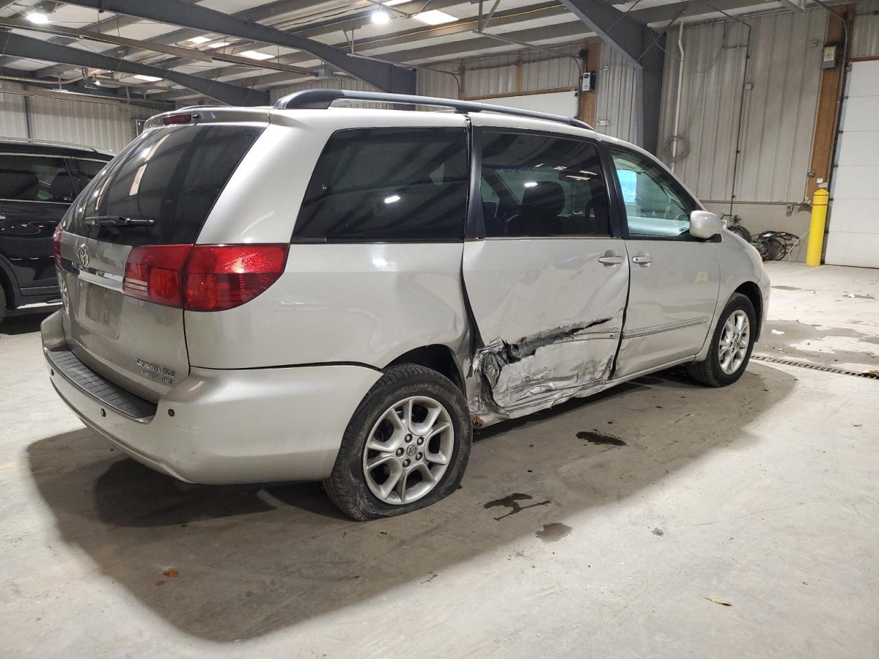 2005 TOYOTA SIENNA