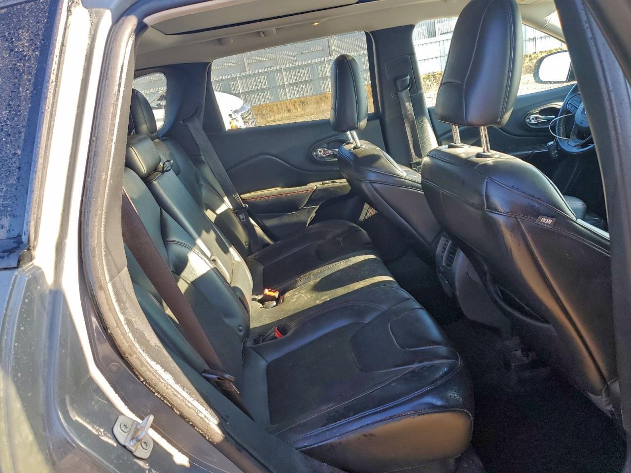 2019 JEEP CHEROKEE