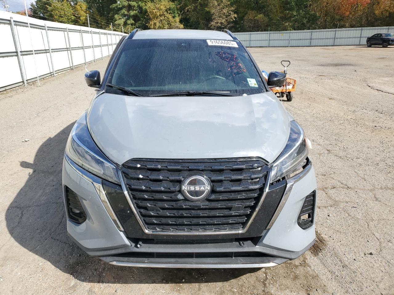 2022 NISSAN KICKS